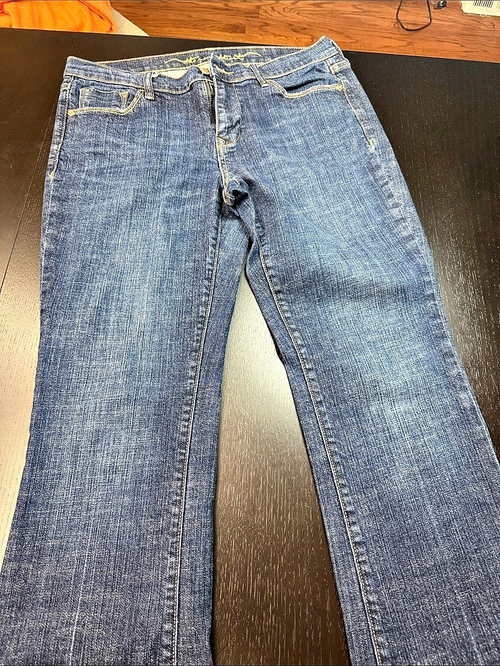 Old Navy The Sweetheart Straight Leg Jeans in Blue